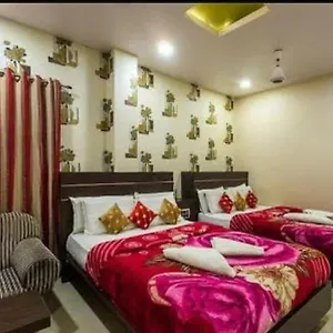 Royal Palace Lodge
