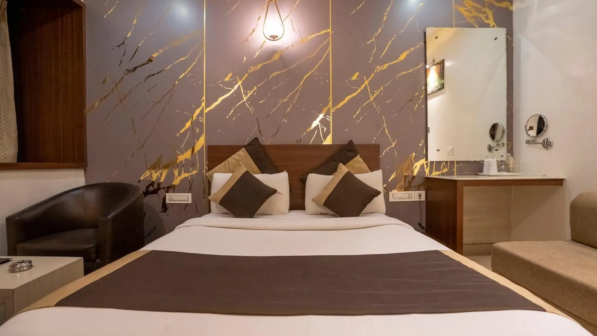 Aishwarya Suites Mysore Lodge