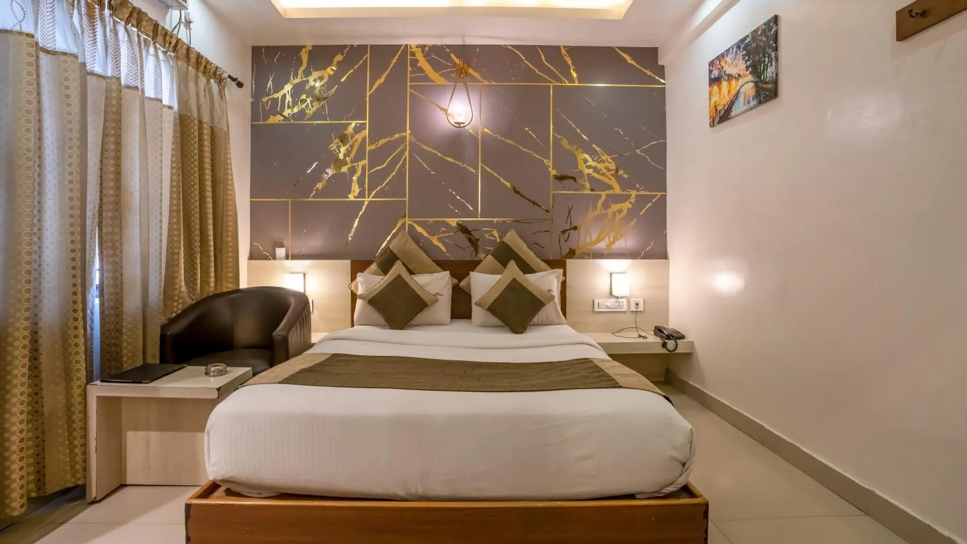 Aishwarya Suites Mysore Lodge